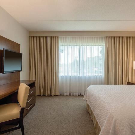 Embassy Suites By Hilton Milwaukee Брукфийлд Екстериор снимка