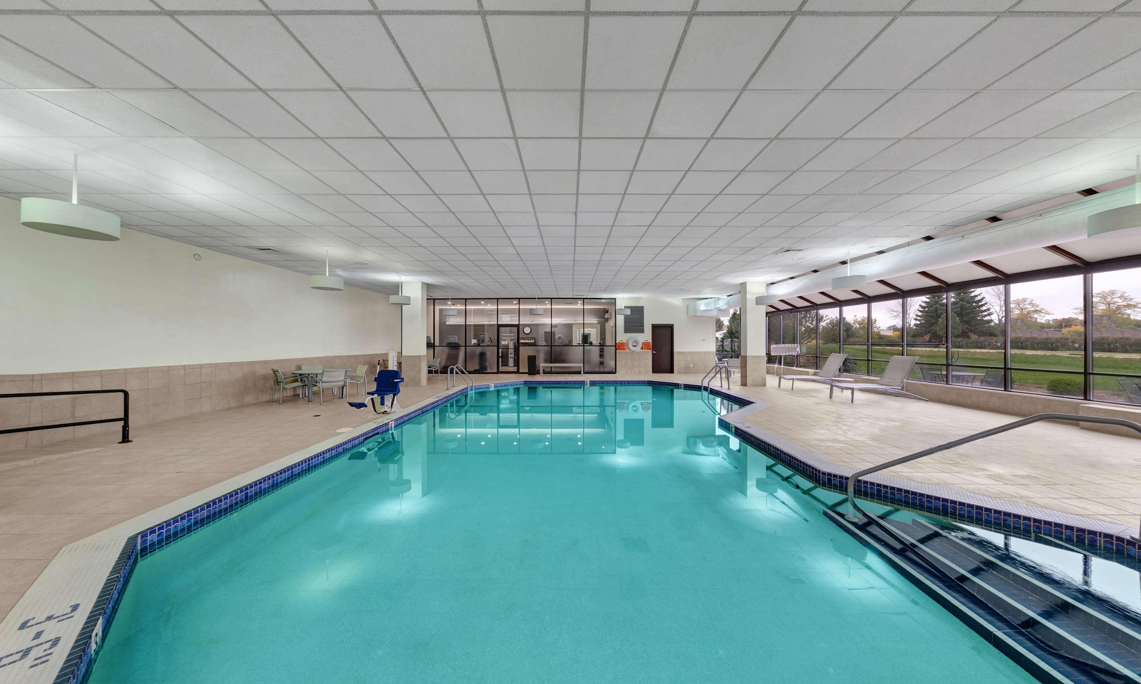 Embassy Suites By Hilton Milwaukee Брукфийлд Екстериор снимка