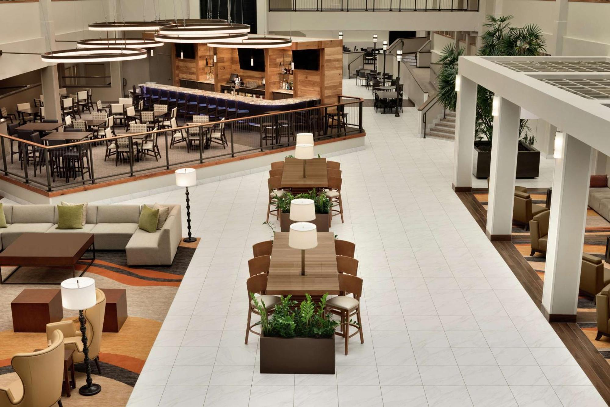 Embassy Suites By Hilton Milwaukee Брукфийлд Екстериор снимка